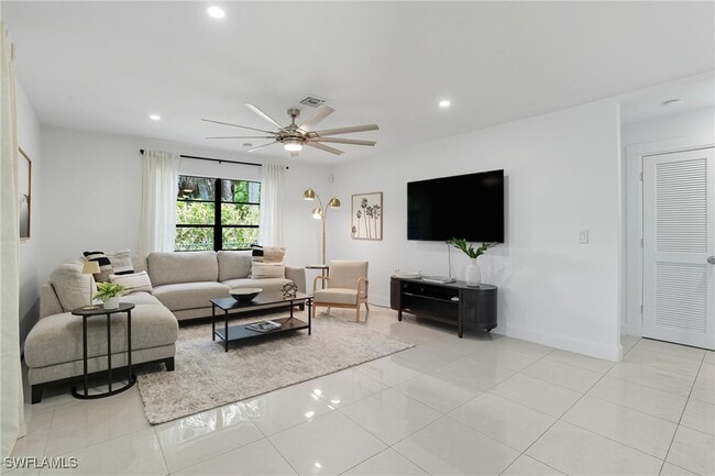 Building Photo - 155 Old Tamiami Trail