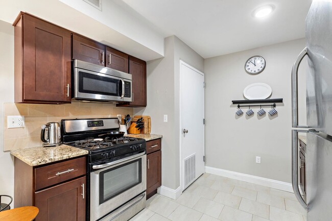 Building Photo - 381 Communipaw Ave