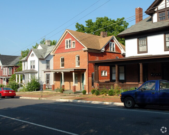 Primary Photo - 251 S Prospect St