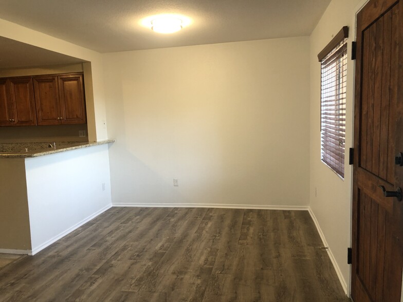 Dining Area - 3915 Nobel Dr