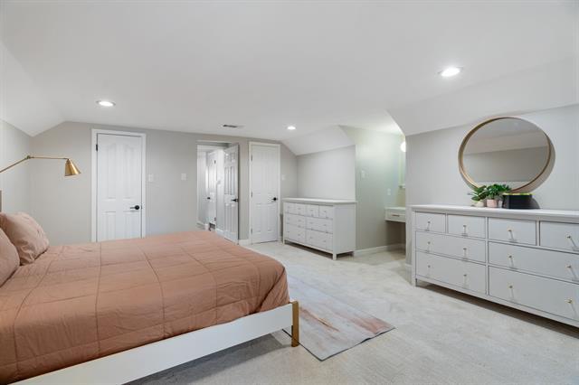 Building Photo - 5816 Fox Hill Ln