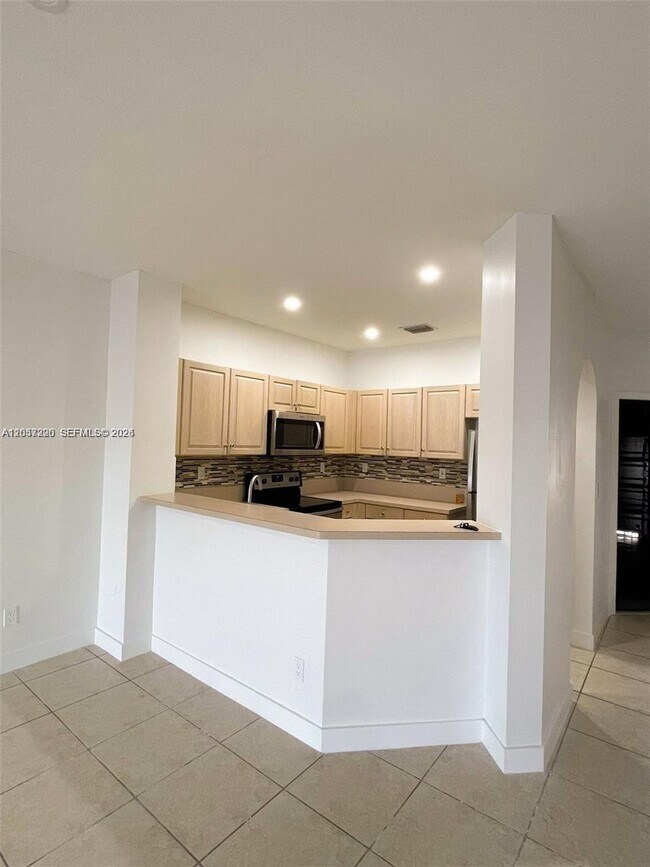 Building Photo - 12162 SW 5th Ct
