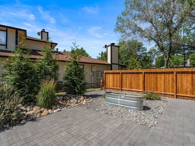 Building Photo - 50 Berrum Pl