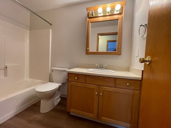 Building Photo - 1399 Chickadee Ct