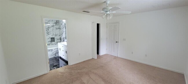 Building Photo - 226 Agua Vista St