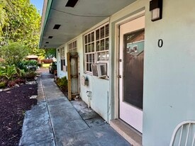 Building Photo - 217 SW 11th Ct