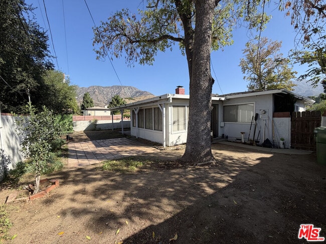 Building Photo - 11121 Parr Ave