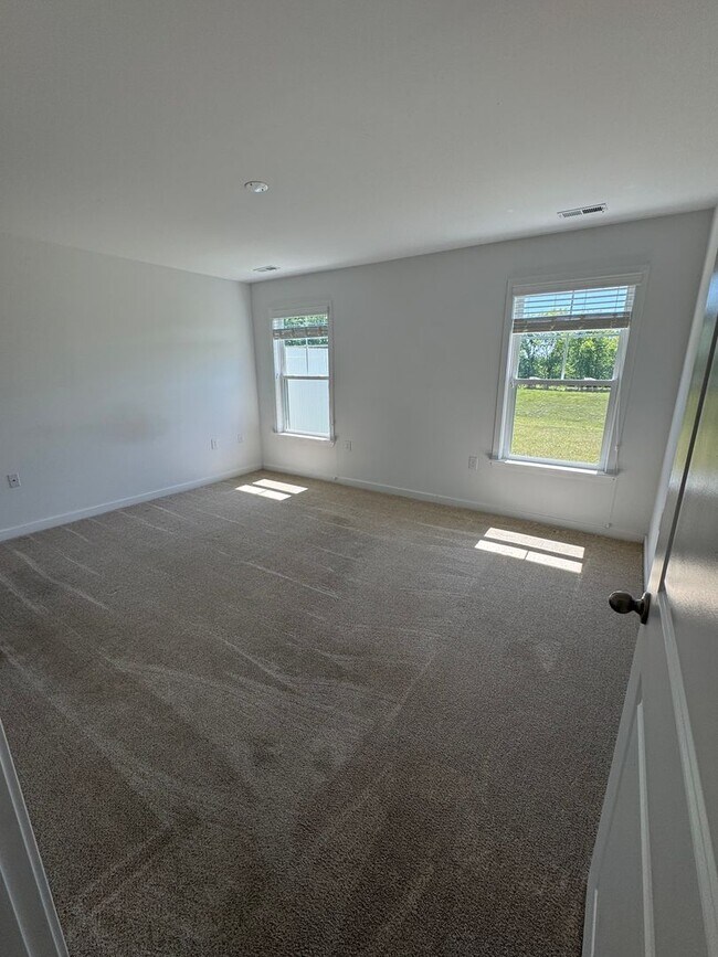 Building Photo - 612 Dripping Spring Dr