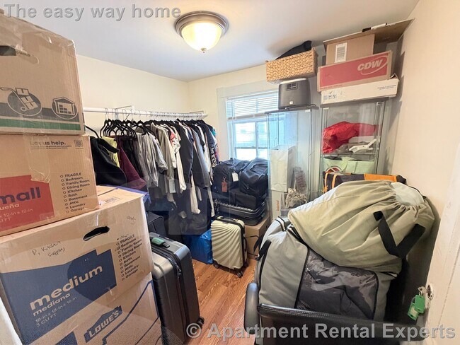 Building Photo - 4 St Mary Rd