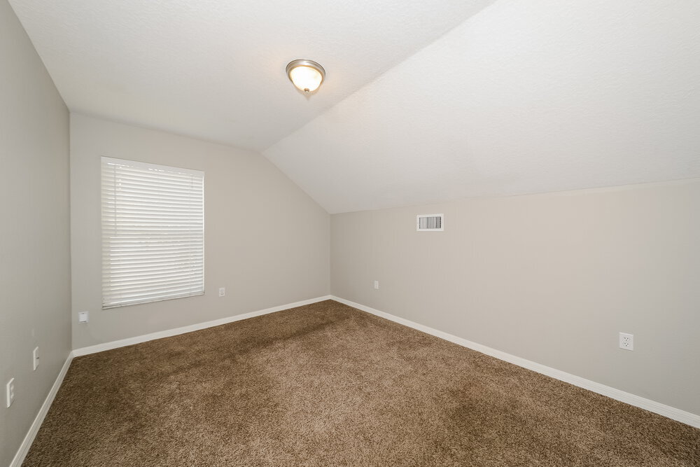 Building Photo - 3415 30th Ln E
