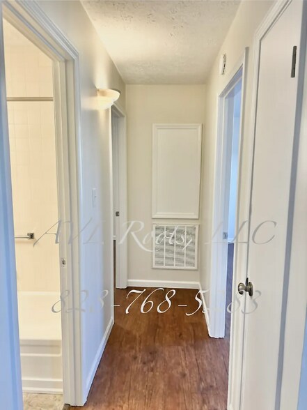 Building Photo - 51 Little Bend Ln