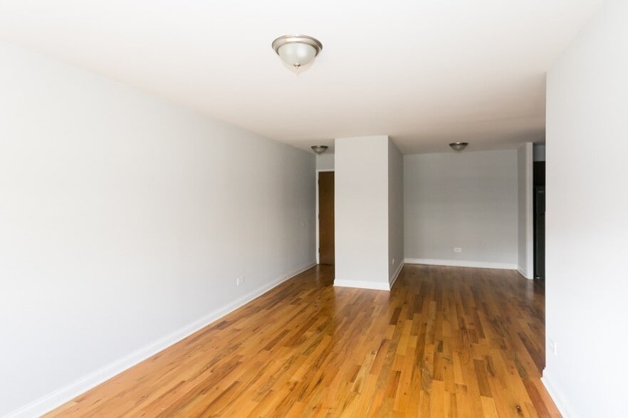 Building Photo - 701 Elm Pl