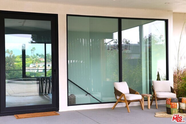 Building Photo - 6656 Dume Dr