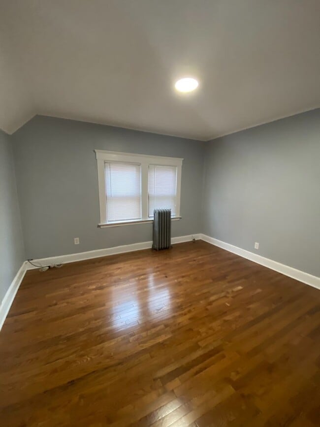 Building Photo - 363 Sherman Ave