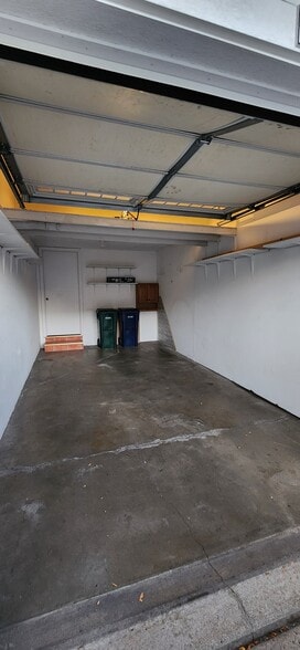 Building Photo - 319 Farmingdale Cir