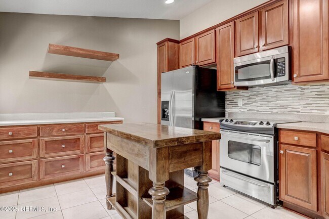 Building Photo - 6609 Spring Flower Ct