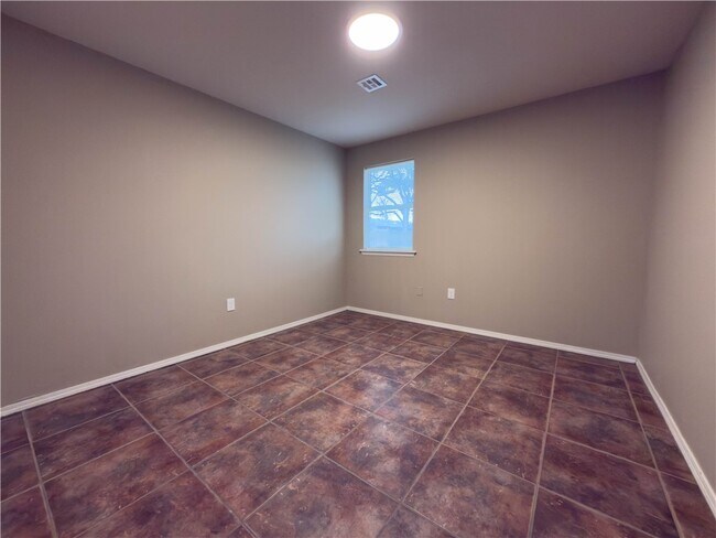 Building Photo - 806 N 30th St