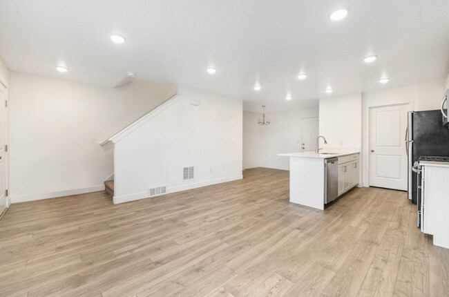 Building Photo - 3-Bedroom Home in Prime Lehi Location