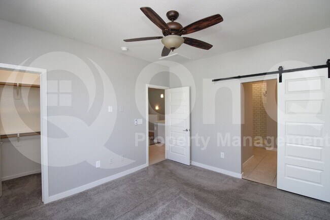 Building Photo - 2736 S Cavalier Dr