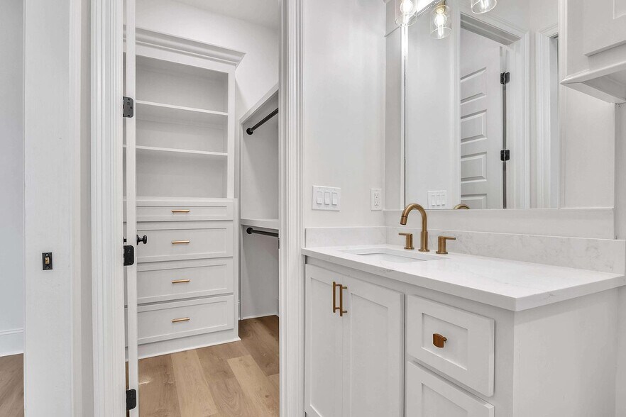 Building Photo - 96 Breezeway Cove