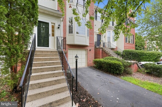 Building Photo - 21588 Bankbarn Terrace