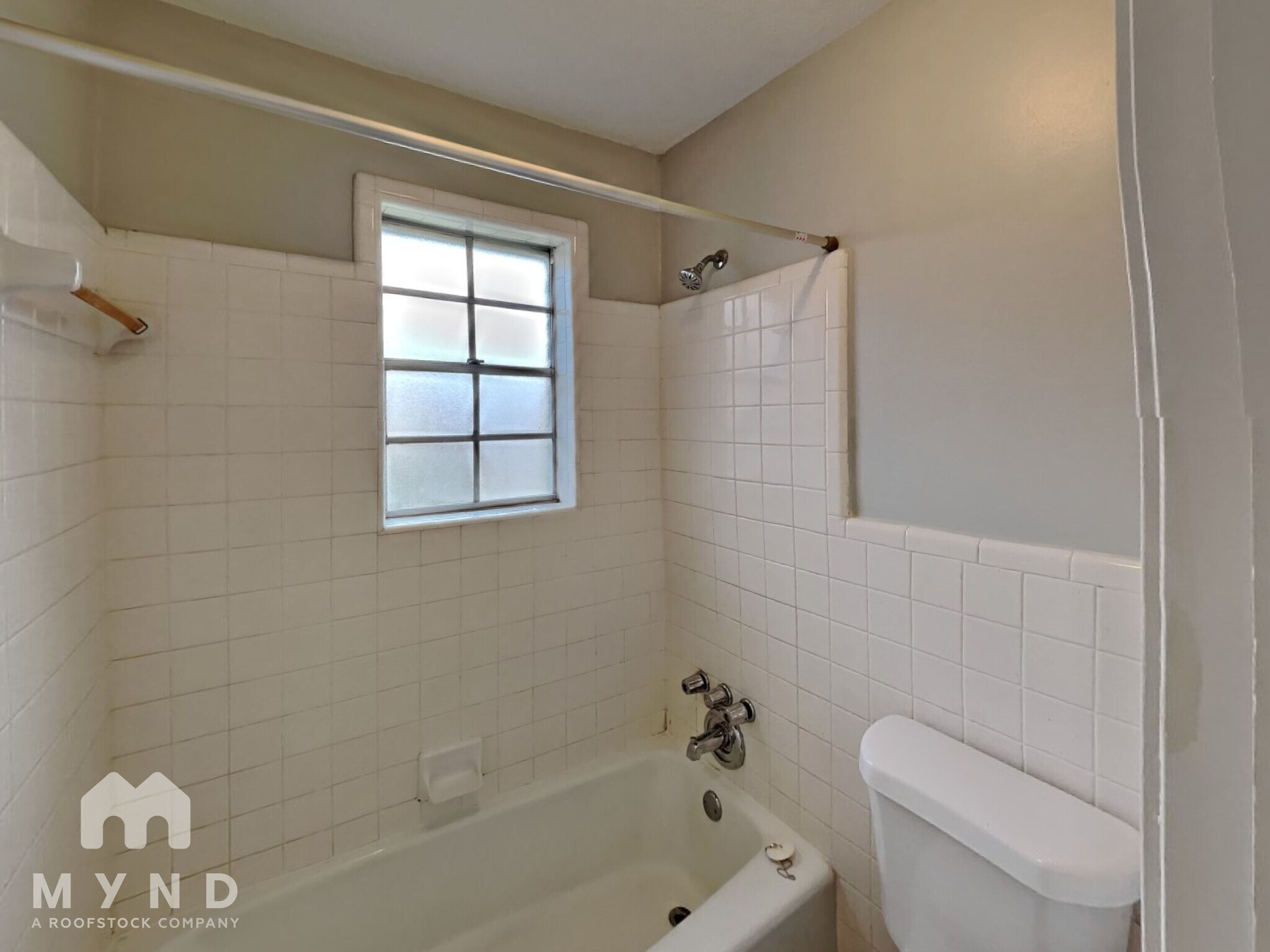 Building Photo - 2888 Baywood Dr