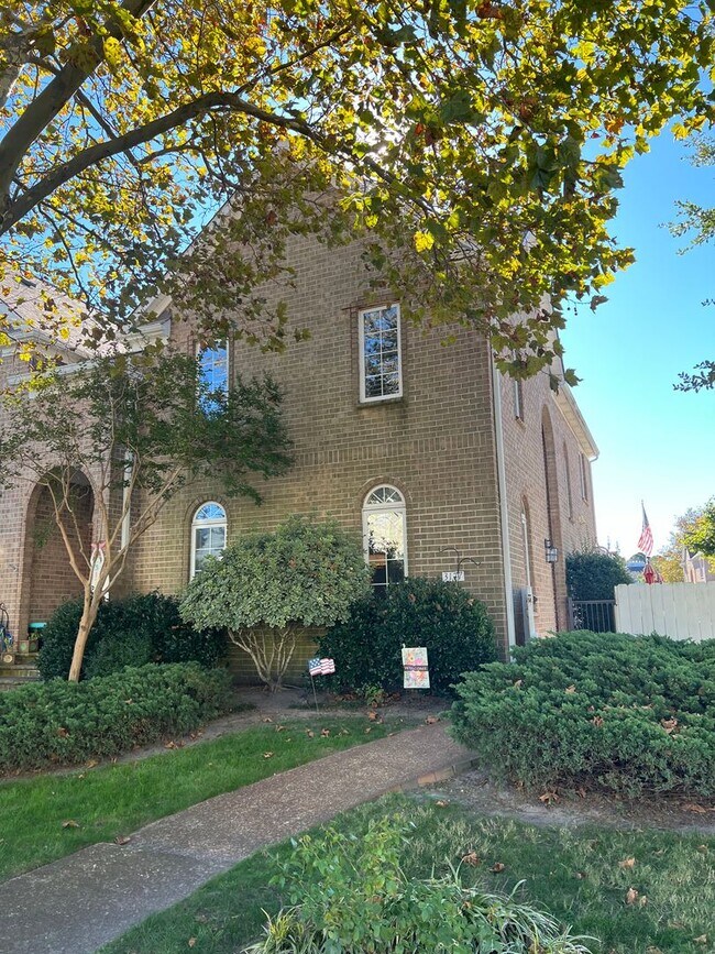 POCAHONTAS VILLAGE 3177 Page Ave Virginia Beach VA 23451 Apartment