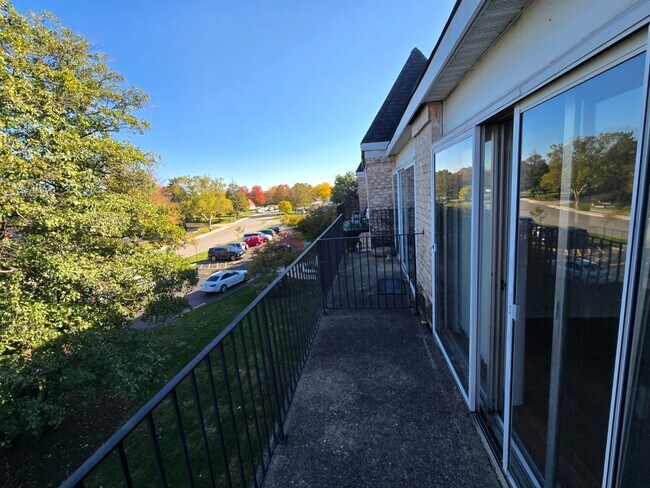 Primary Photo - 5001 Carriage Way Dr