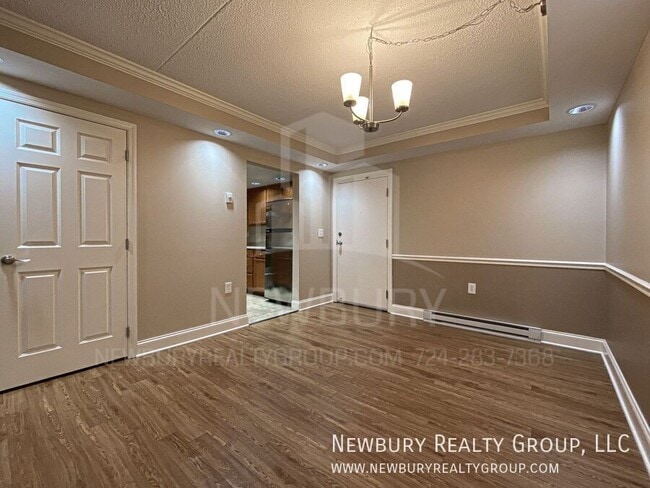 Building Photo - 530 N Main St