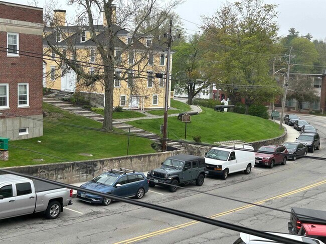 Building Photo - 163 Water St