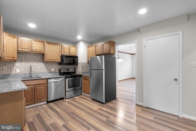 Building Photo - 3351 Buehler Ct