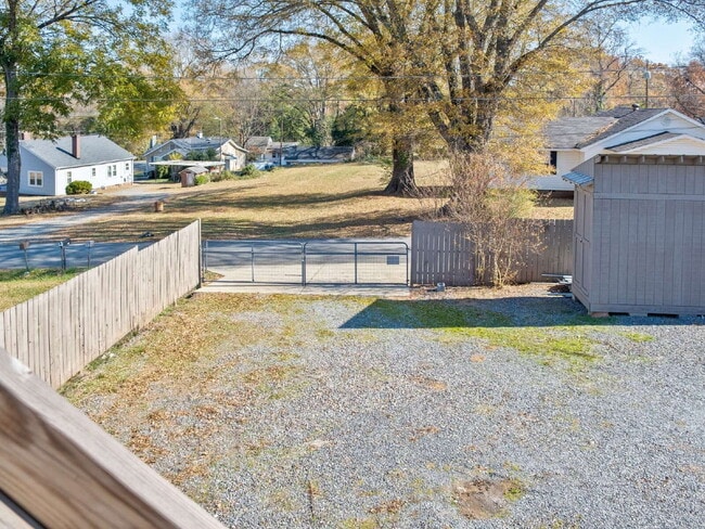 Building Photo - Unique Live/Work Opportunity With Large Fenced Yard Plus Outdoor Storage