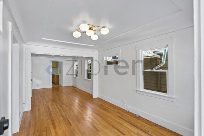 Building Photo - 3226 Star Ave