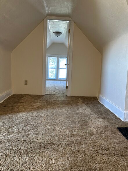 Building Photo - 134 Sherman St