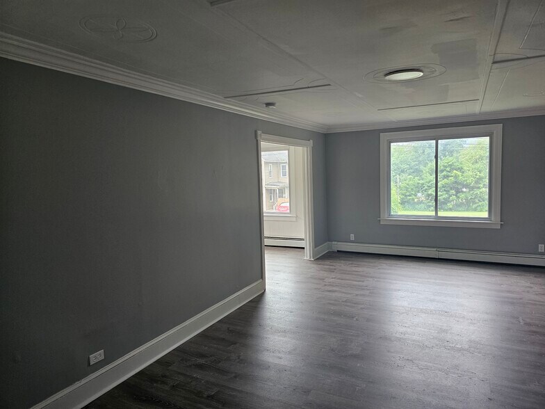 Building Photo - 53 Grove St