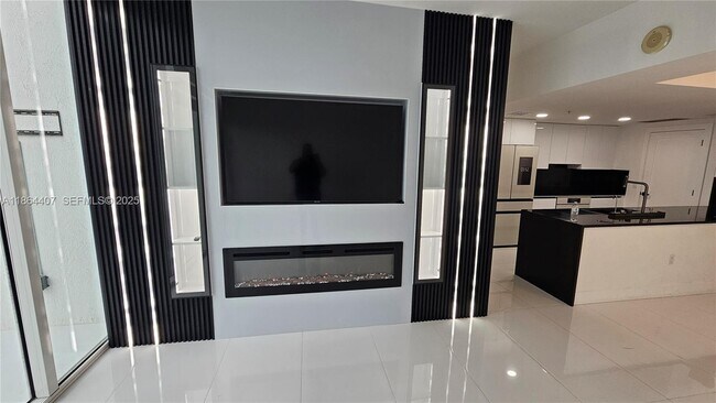 Building Photo - 1861 NW N River Dr