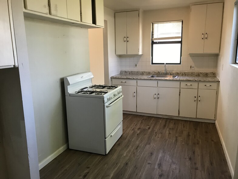 Building Photo - 3055 Spencer Ave