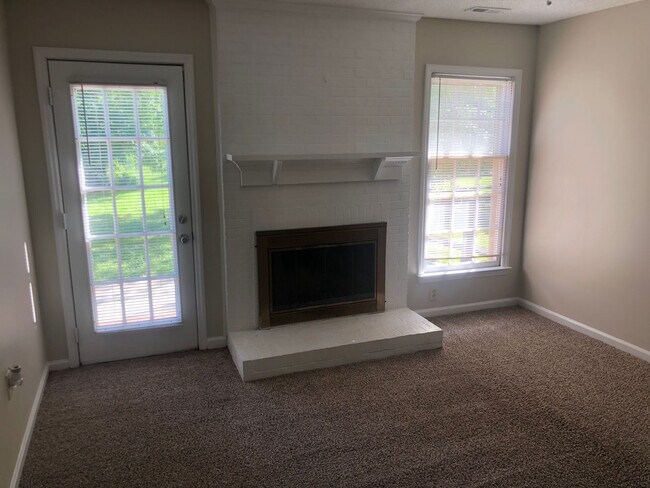 Building Photo - Wonderfully updated 3 bedroom 2 bath ranch...