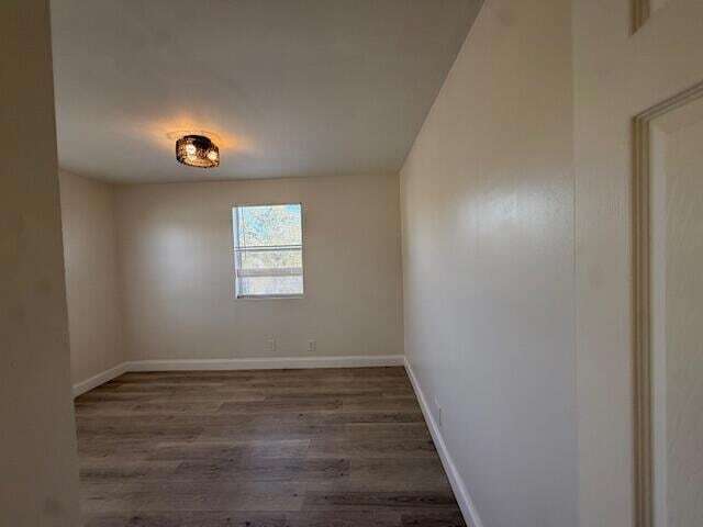 Building Photo - 904 4th St