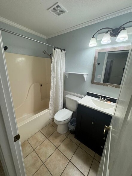 Building Photo - 7806 Grizzley Dr