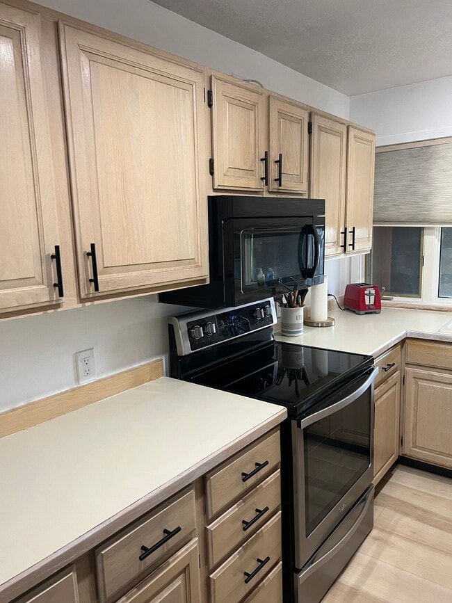 Building Photo - 151 Toftum Ln