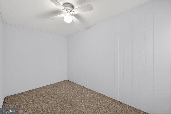 Building Photo - 354 E 6th Ave