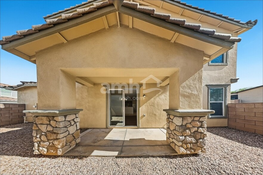 Building Photo - 767 W Paseo Celestial