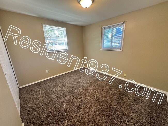 Building Photo - 3 Bed 1 bath home on dead end street