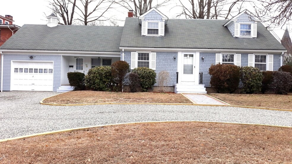 Primary Photo - 217 Oaklawn Ave