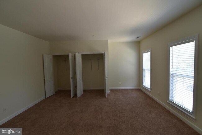 Building Photo - 139 Hokeland Dr
