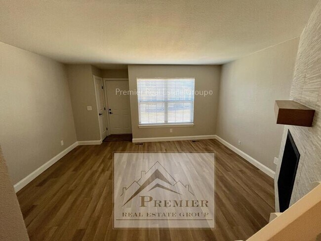 Primary Photo - 7905 Lexington Park Dr
