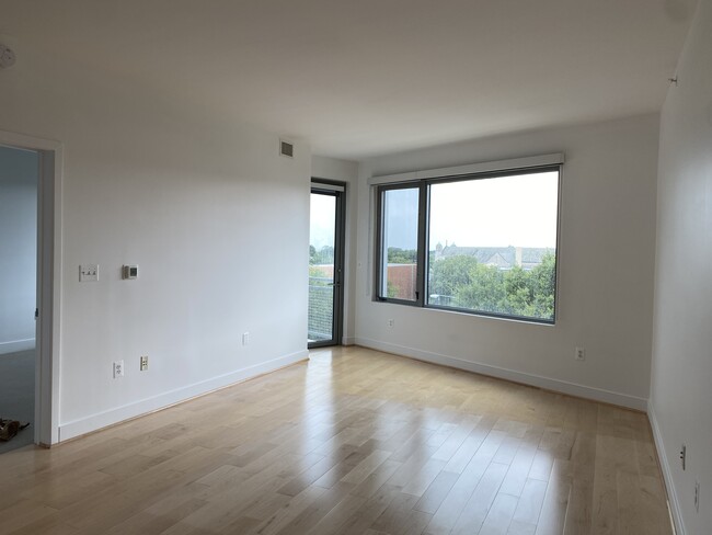 Unit 450 -- Great Windows and balcony - 4101 Albemarle St NW