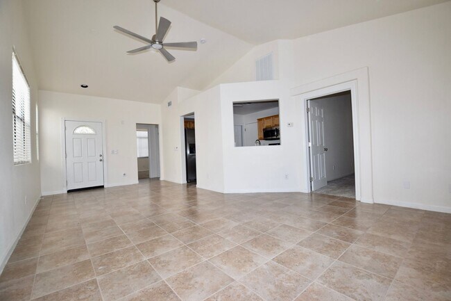 Building Photo - Newly remodeled Mesa Home with Community P...