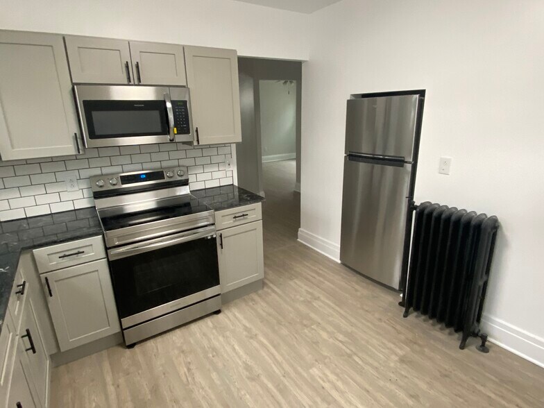 Building Photo - 140 Elmwood Ave